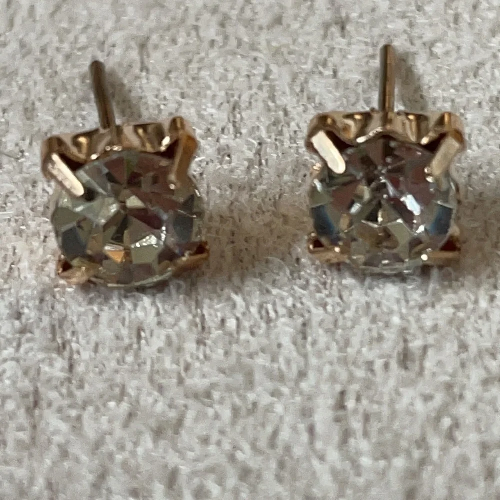 Diamond stud earrings